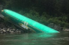 Carlingues de Boeing dans une rivière