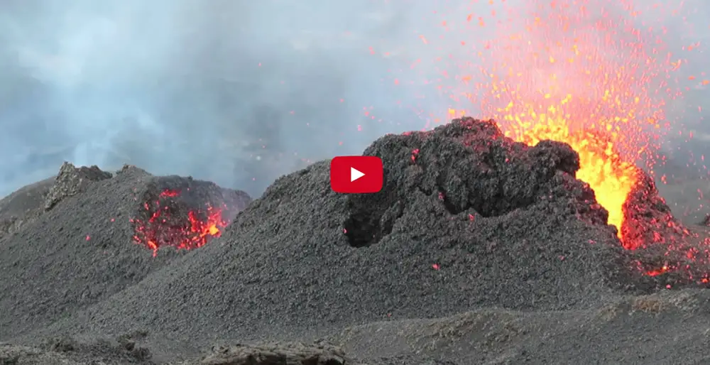 Volcan Réunion fournaise en éruption