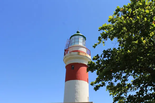 Le Phare de Sainte-Suzanne est l’un des monuments les plus intéressants de l’architecture de la première moitié du XIXème siècle à La Réunion. 