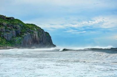 Surfer les vagues du cyclone – Réunion Bodyboard