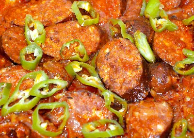 Rougail saucisses aux gros piments de la Réunion