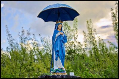 Croyance : La vierge Parasol